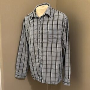 Roadster Classic Long Sleeve Botton Up Shirt Size Medium